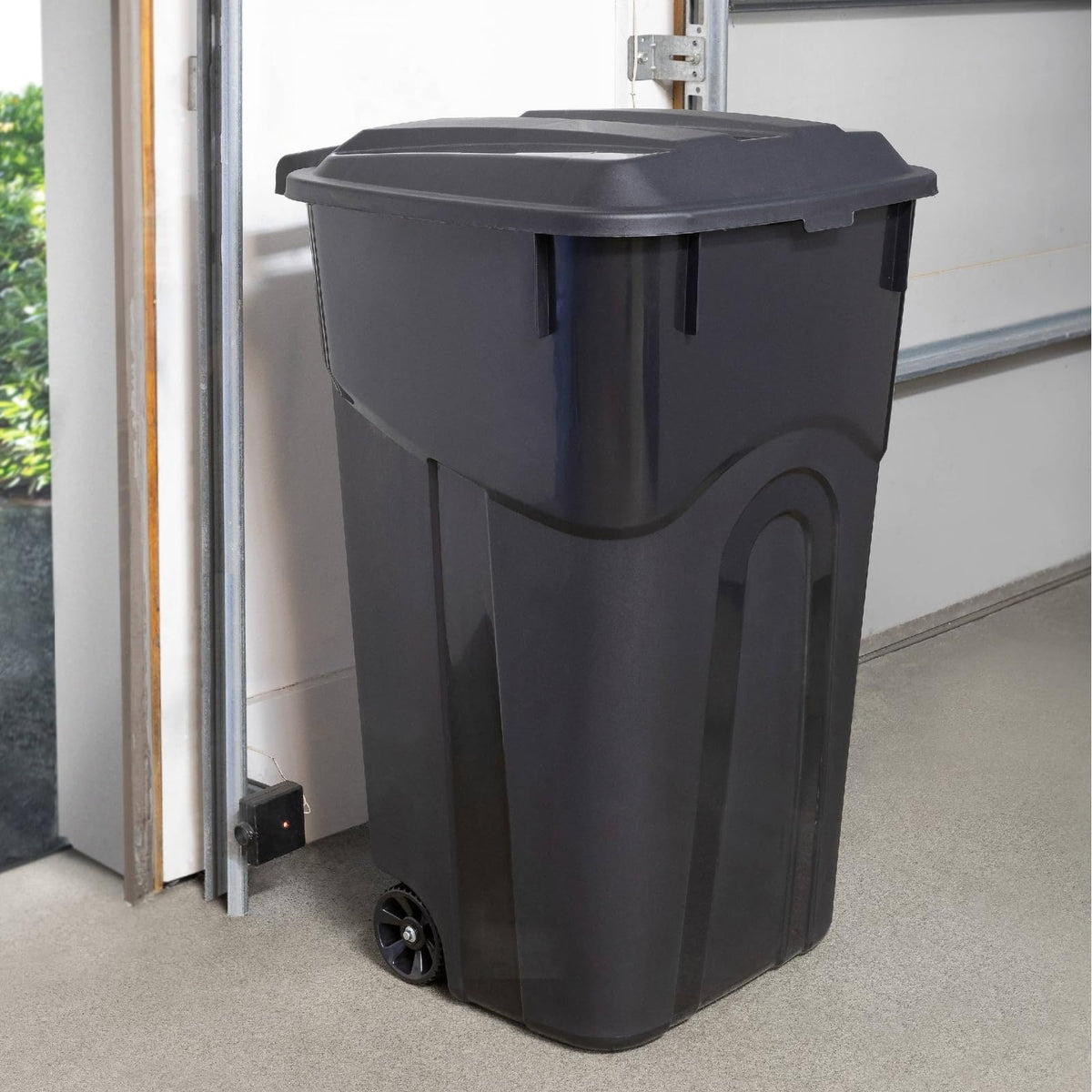 32 Gallon Black Wheeled Plastic Garbage Can with Attached Lid I36083