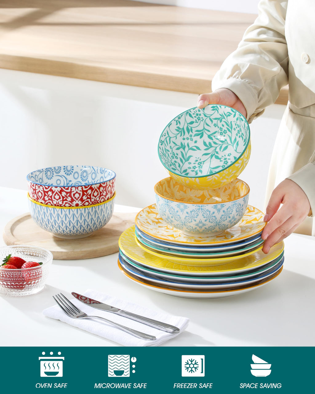 Plates and Bowls Set for 4, 12 Pieces Porcelain Dinnerware B3768