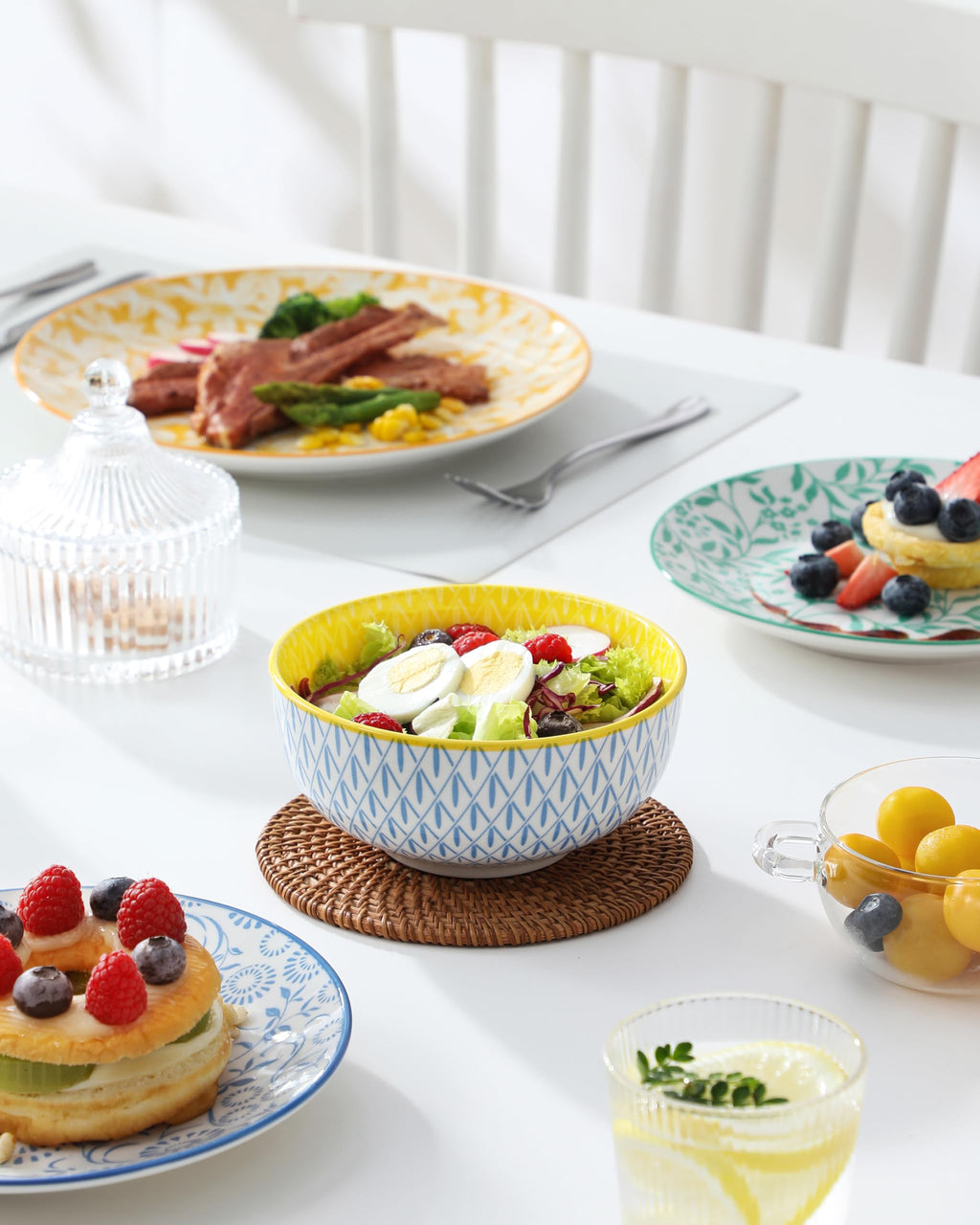 Plates and Bowls Set for 4, 12 Pieces Porcelain Dinnerware B3768