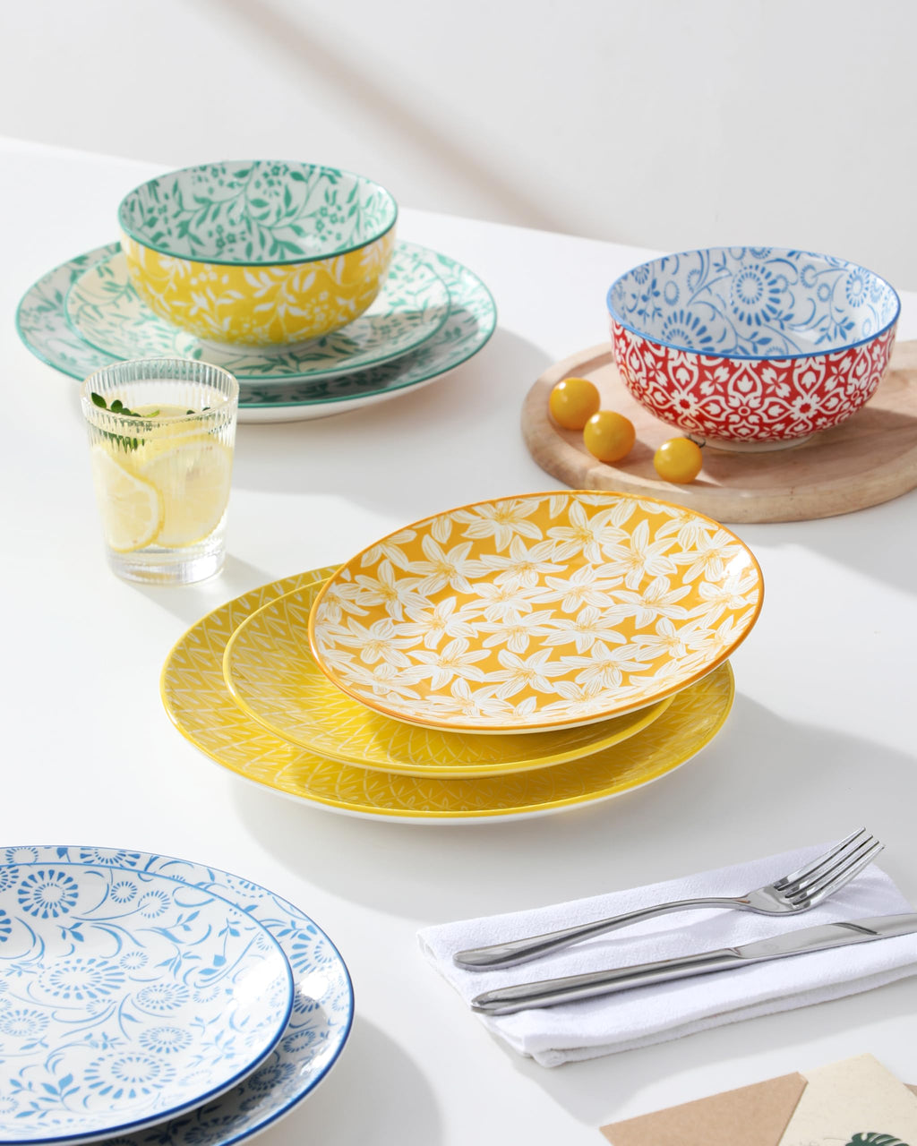Plates and Bowls Set for 4, 12 Pieces Porcelain Dinnerware B3768